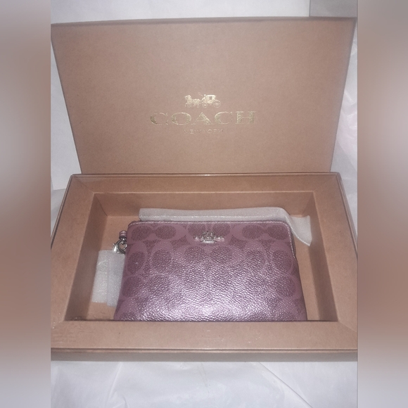 New Coach Wristlet In Shimmery Pink Sign.With Charms NWT In Gift Box - Picture 5 of 10
